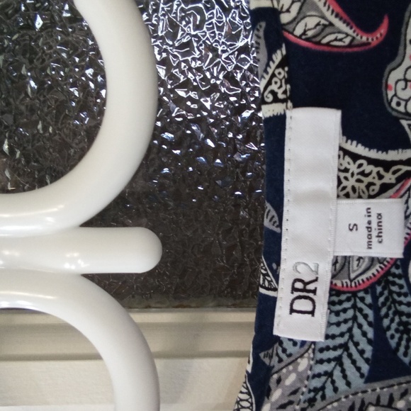 Blouse multi color Black blue Pink yellow and white - size small - Picture 2 of 3